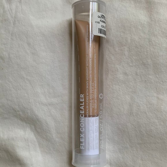 NWT Milk Makeup Flex Concealer - Light - Picture 3 of 4